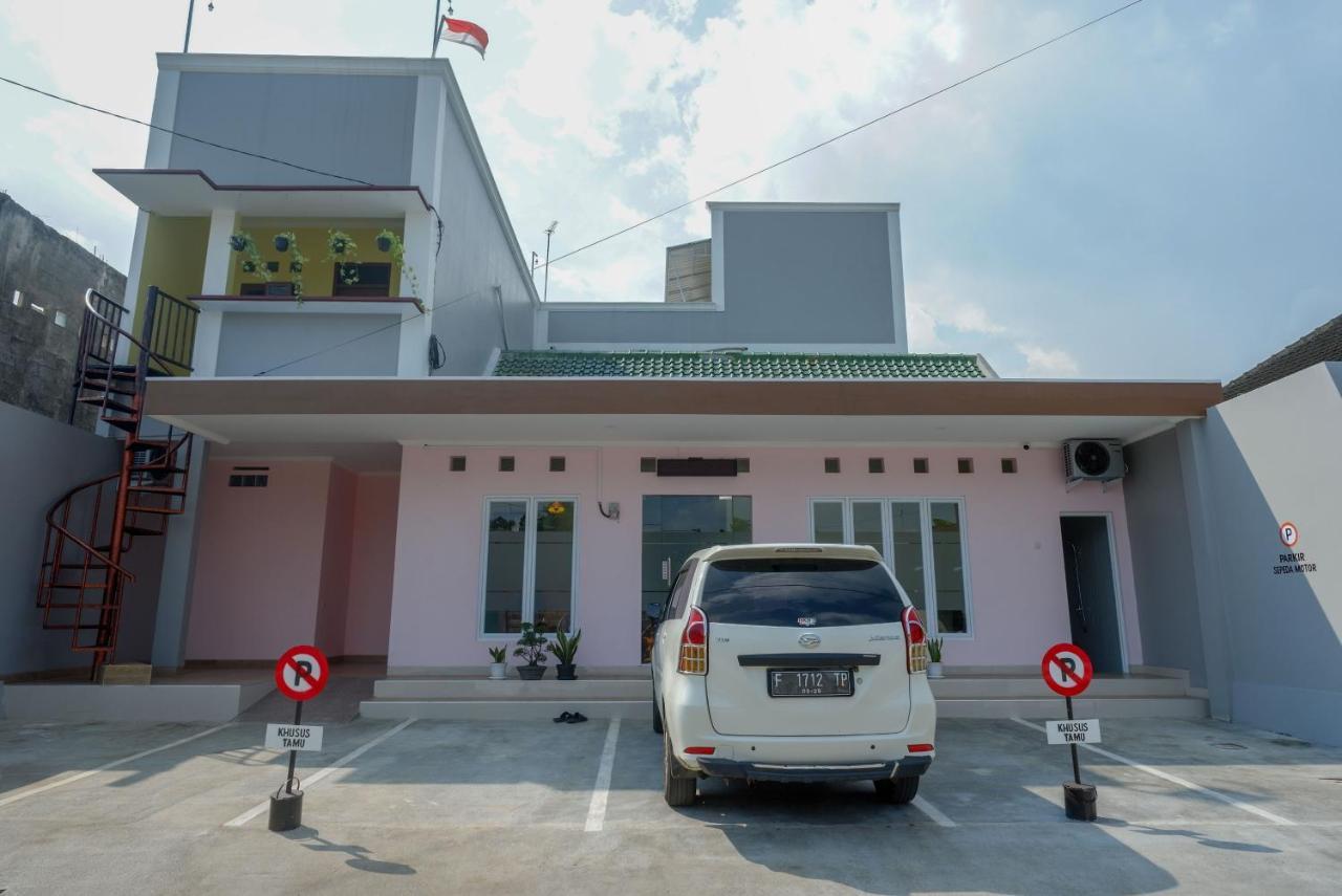 Reddoorz Near Rita Supermall Purwokerto 2 Zewnętrze zdjęcie